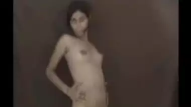 Sania fingers her pussy in the wash room