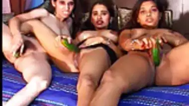 India 3 Xx - Indian Three Girls Playing Together porn video