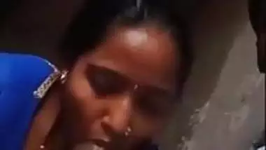 desi bhabhi sucking with audio