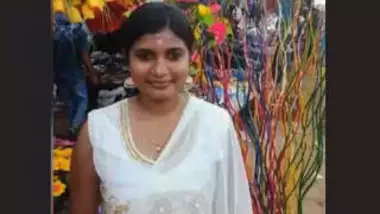 Cute Tamil Girl Showing Her Boobs and Pussy