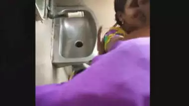 Xxx Bhojpuri Toilet - Desi Bathroom Mein Ladki Toilet Kaise Karti Hai indian porn movs