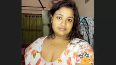 Desi cute bbw bhabi show her boobs