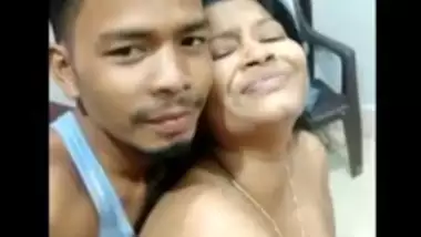 Desi aunty fucking with young boy