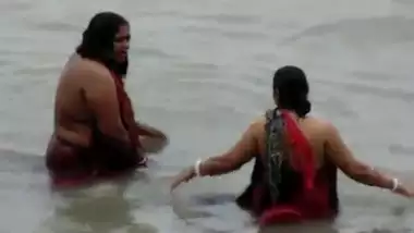 380px x 214px - Indian Girl Bathing In River Nude indian porn movs