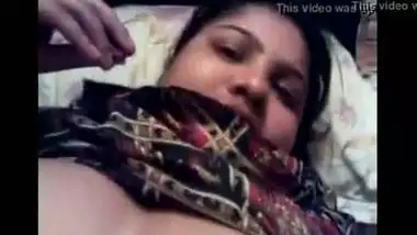 Hot Indian bhabhi’s latest sex video