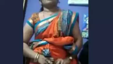 Desi Aunty Showing Pussy to boss