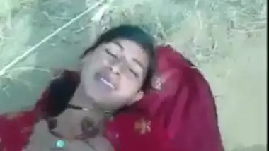 Indian porn sites presents Punjabi village girl outdoor sex with lover