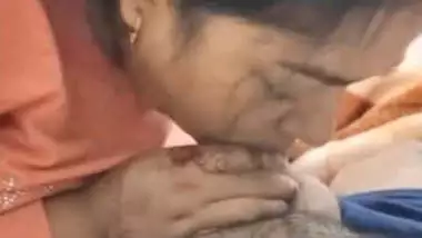 Desi Hot Tamil Bhabhi Blowjob