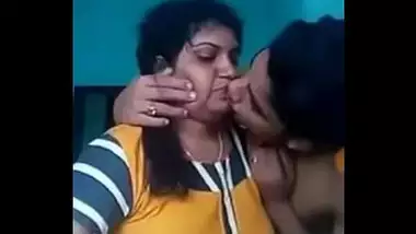 Sone Is Kiss To Mom Sex - Indian Mom Sex With His Teen Son In Kitchen And Bed porn video