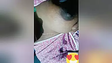 Today Exclusive- Desi Girl Showing Boob Sto Lover On Video Call