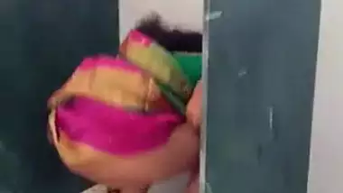 South Indian Bhabhi Famous Peeing Clip