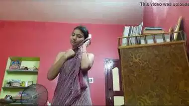Nude Bengali cutie took her selfie video after having washroom