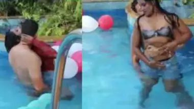 Swimming pool masala Indian porn of desi bhabhi