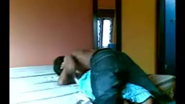 Chod Chod Kar Wife Ko Rula Diya Pehli Rat Desi Suhagrat Main indian porn  movs
