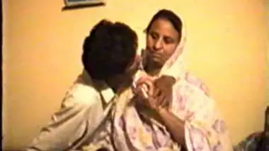 Sindhi Xxx Video Village - Real Sindhi Couple From Pakistani Small Town porn video