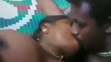 Malayalam Kiss Fucking - Malayalam Couple Boob Sucking And Kissing At Home porn video