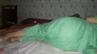 Xxx Video In Hindi Mom Sleep - Wanna Fuck Huge Gaand Of My Sleeping Mature porn video