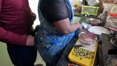 Mom Ki Kitchen Me Chudai - Flashing And Jerking Infront Of Maid Swathi In Kitchen porn video