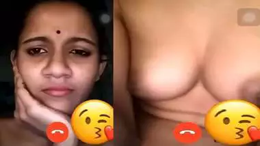 Indian girl nude boobs show on WhatsApp