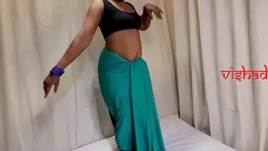 Saree wear beautiful Desi girl hard frog...