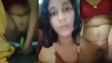 Horny desi teen nude masturbation MMS with a cucumber