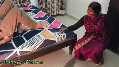 Kaamwali Bai Sangeeta Ka Chori Krne Ke Baad Dar...